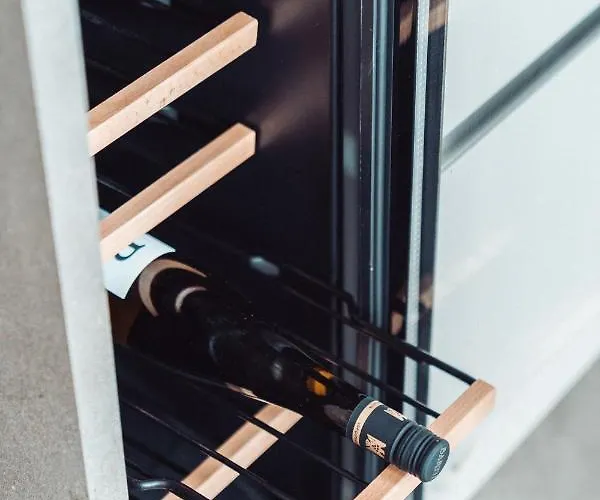 Hideout - Aurora 아파트 레비