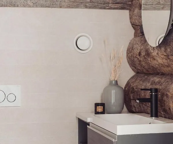 Hideout - Aurora 아파트 레비